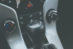 Jak jeździć, by zminimalizować ryzyko awarii manualnej skrzyni biegów?