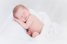 Gniazdko niemowlęce – nowoczesne rozwiązanie dla mam